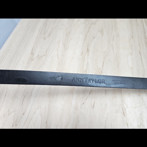 Ann Taylor Black Leather Belt Tortoise Buckle Size M Made in Italy - Picture 3 of 8